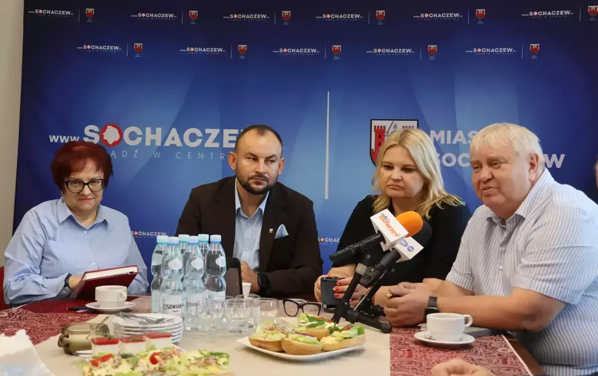 Zdjęcie do O samorządzie przy kawie i kanapkach