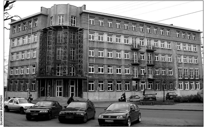 Zdjęcie przedstawia ratusz w&nbsp;Sochaczewie w&nbsp;czasie remontu