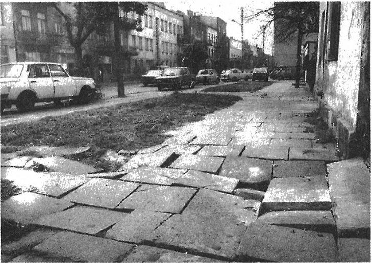 chodnik_przy_ul-_Warszawskiej_styczeń_1991_ZS