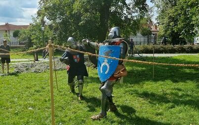 Zdjęcie do Z rycerzami i artylerią 