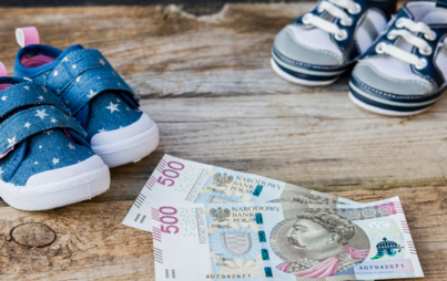 Zdjęcie do Fake news o wyr&oacute;wnaniu świadczenia 500+ - ZUS wyjaśnia
