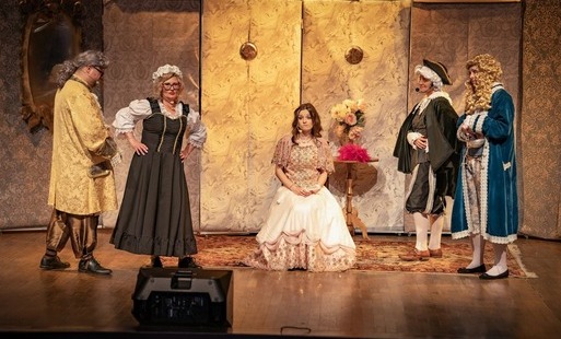 Zdjęcie do &bdquo;Sługa dw&oacute;ch pan&oacute;w&rdquo; &ndash; teatralny triumf w SCK!